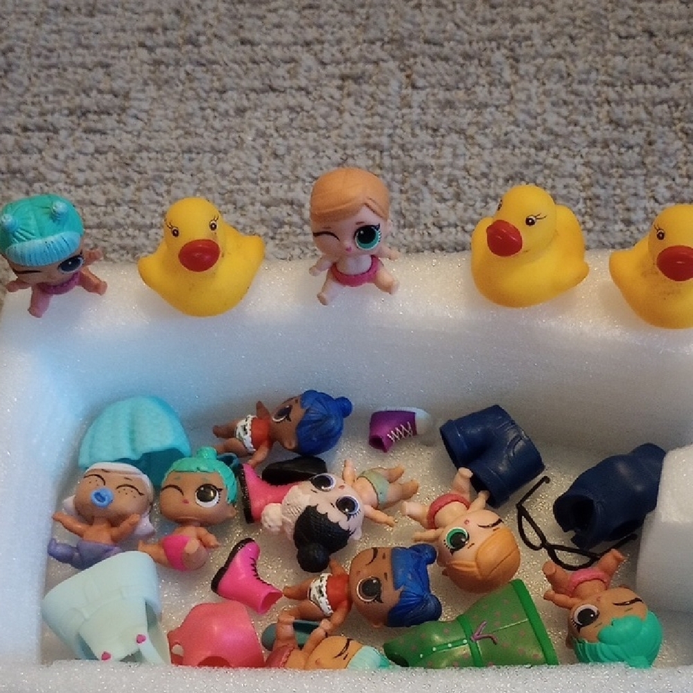 Lol Colorful Kids Toy Set with Dolls and Ducks